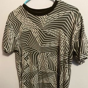Geometric Patterned Tee, Size XS